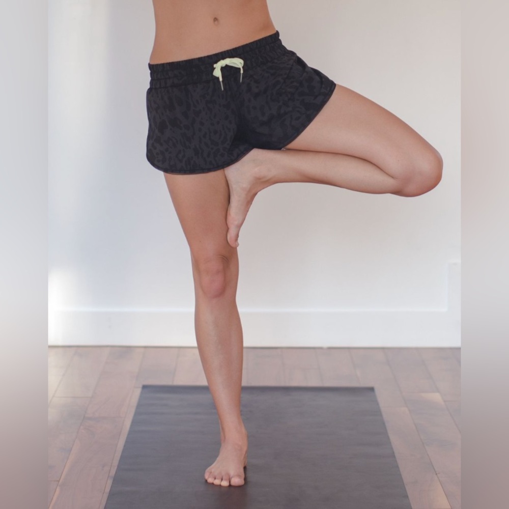 Lululemon Seek The Heat Short - Picture 7 of 15